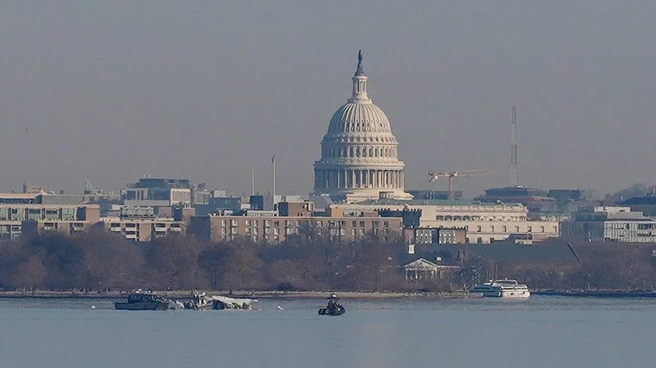 plane-crash-dc-reagan-airport-dca_07987603