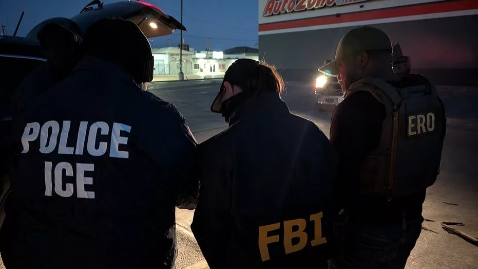 fbi-immigration-enforcement_03838803