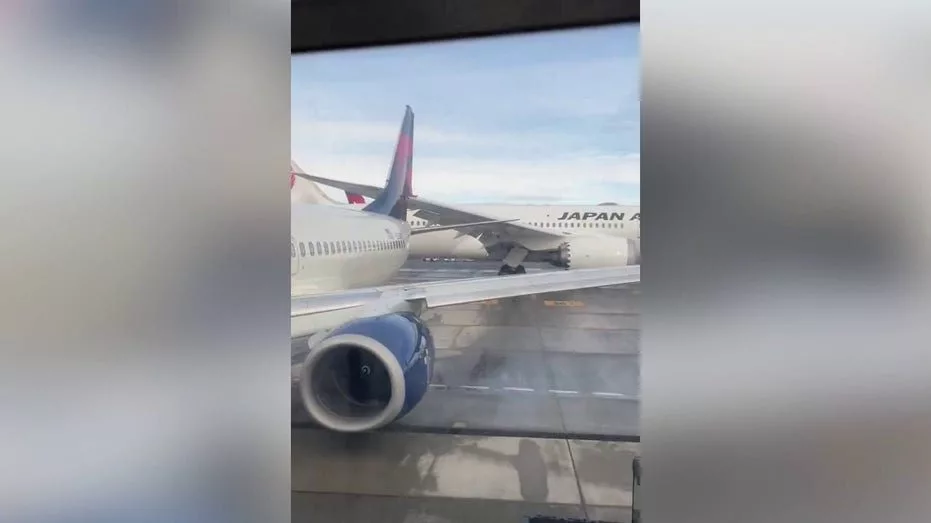 sea-confirms-crash-between-commercial-aircrafts-265693