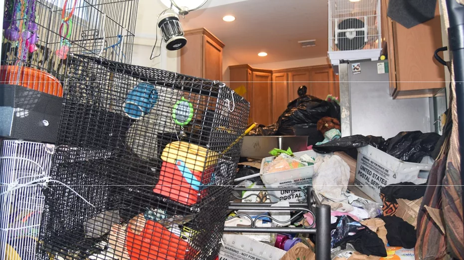 long-island-extreme-hoarder-arrested554710