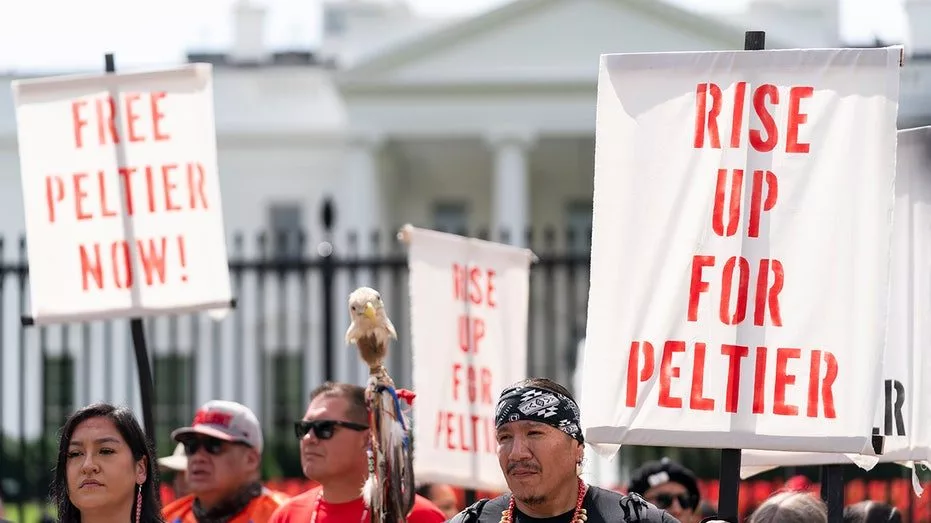 leonard-peltier-clemency-rally_01380492