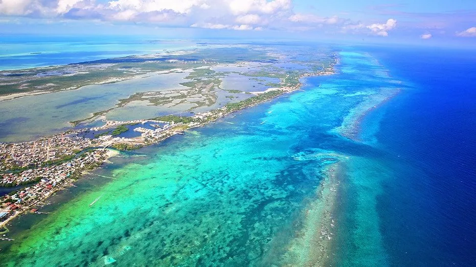san-pedro-town-ambergris-caye-belize-barierr-reef-caribbean-sea-stock-photo904067