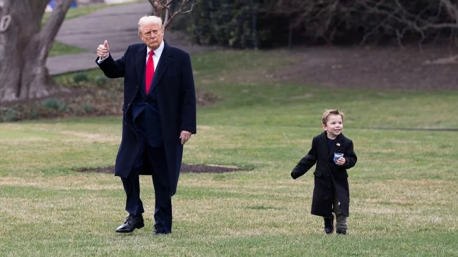 trump-and-lil-x-white-house843385