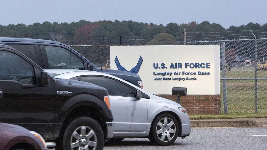 langley_afb576912