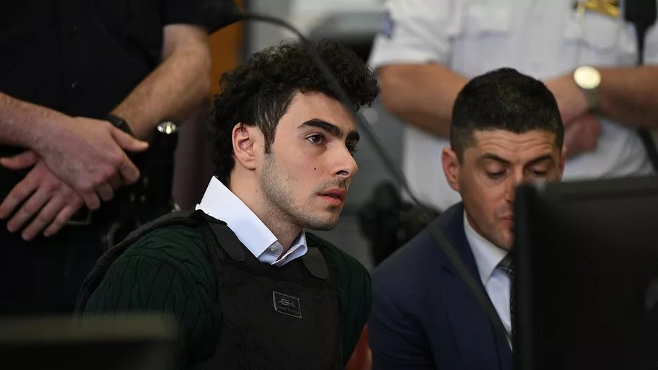 luigi-mangione-united-healthcare-ceo-murder-nyc-trial-pool_35619417