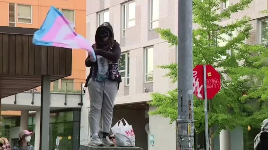 protesters-at-university-of-washington-turning-point-usa-event800754