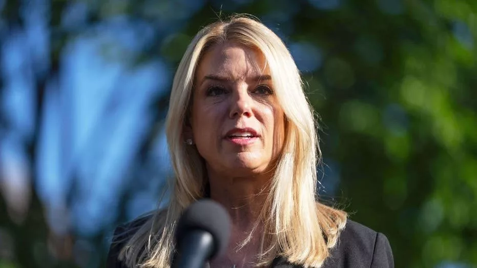 pam-bondi-4593786