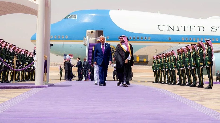trump-saudi-mbs4682361