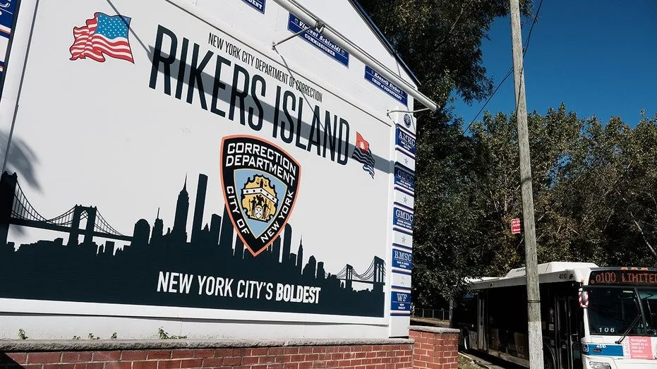 rikers-sign582445