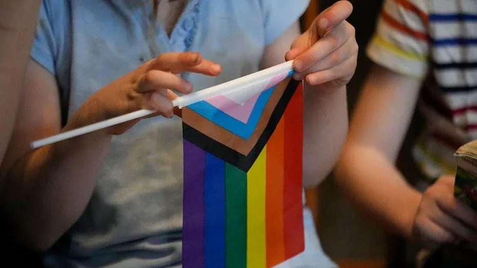 pride-flag21525