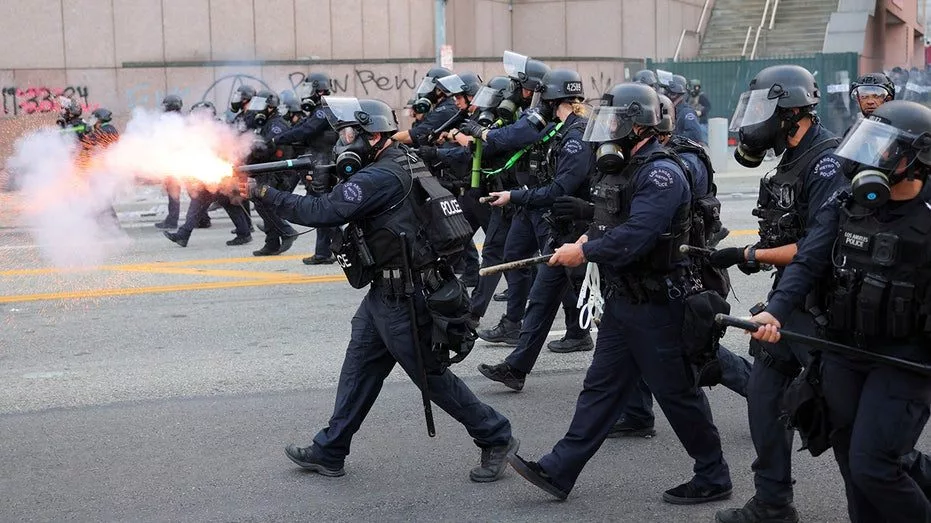 2025-06-07t035708z_65733509_rc2exeaq6uba_rtrmadp_3_usa-migration-protest-los-angeles88131