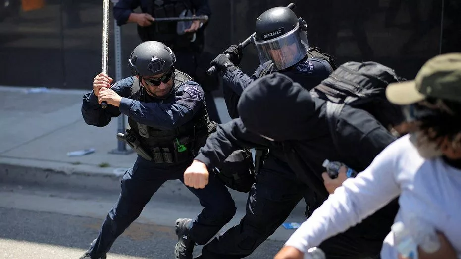 2025-06-08t233302z_1447473900_rc2myeaokhas_rtrmadp_3_usa-migration-protest-los-angeles77563