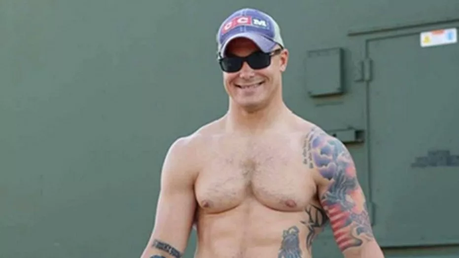travis-decker-manhunt-washington309431