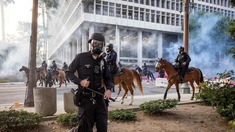 los-angeles-anti-ice-riots-day-3_12806275