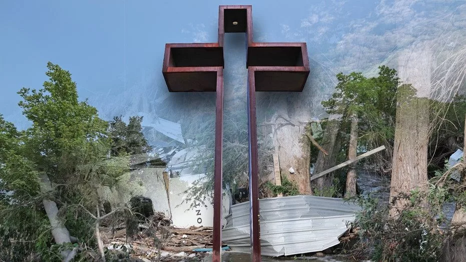 cross-debris404044