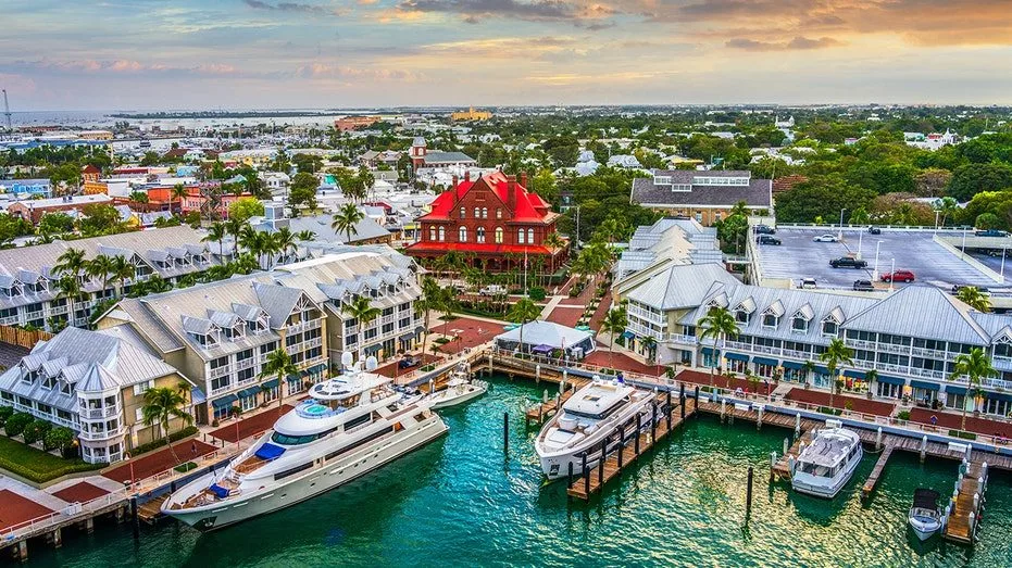 key-west-florida-ice-immigration_04481844
