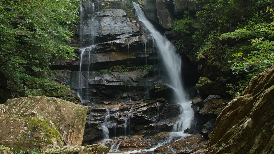 big-bradley-falls-in-saluda783907