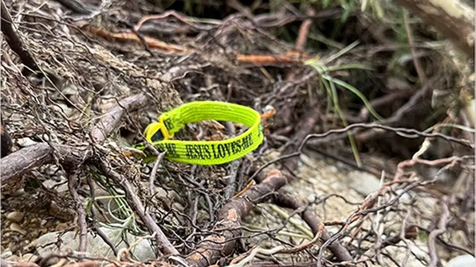 fa5124c9-kerrville-texas-flood-damage-jesus-loves-me-bracelet950392
