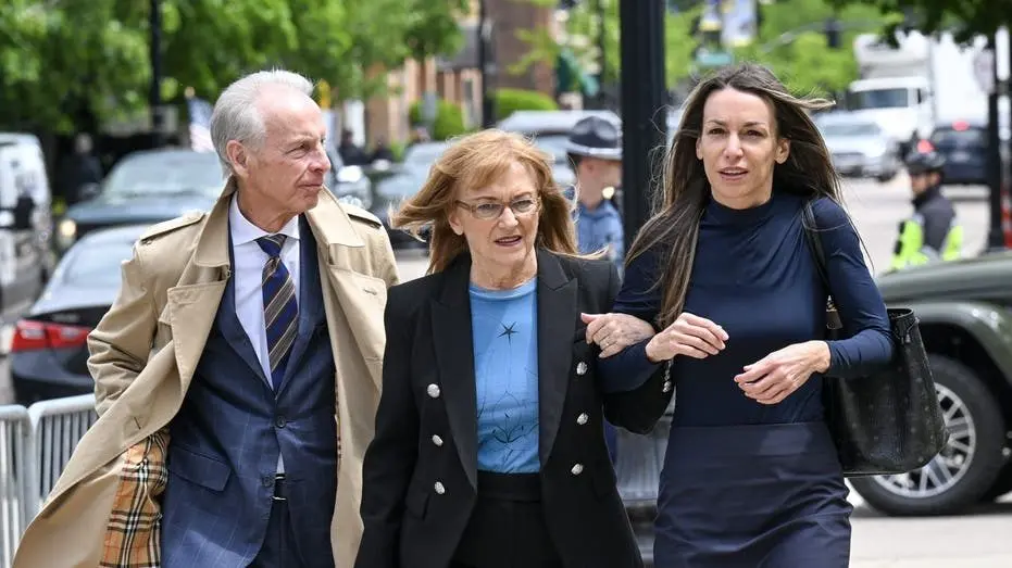bill-janet-and-karen-read-arrivbe-at-dedham-courthouse-scaled394865
