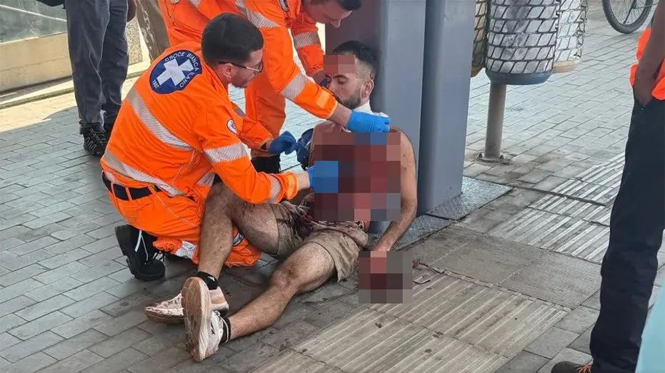 american-teacher-attacked920606