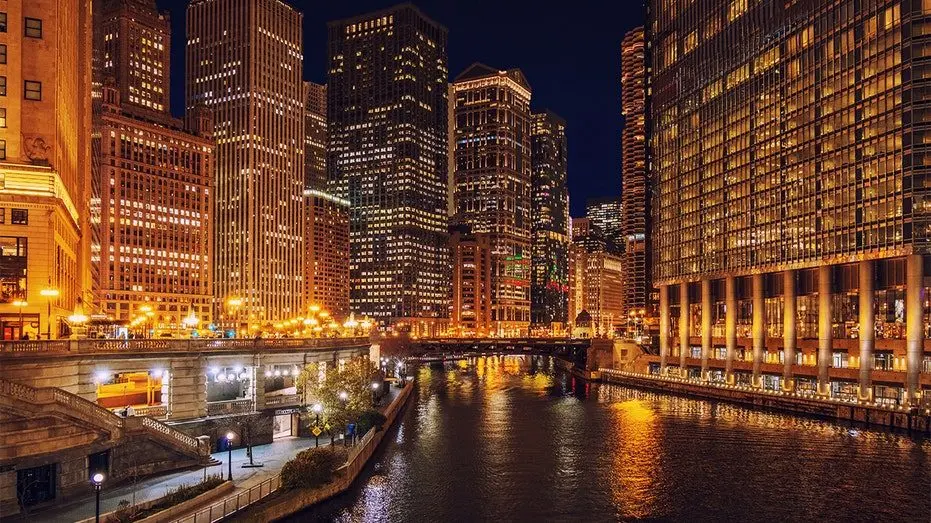 chicago-river-north-night446362