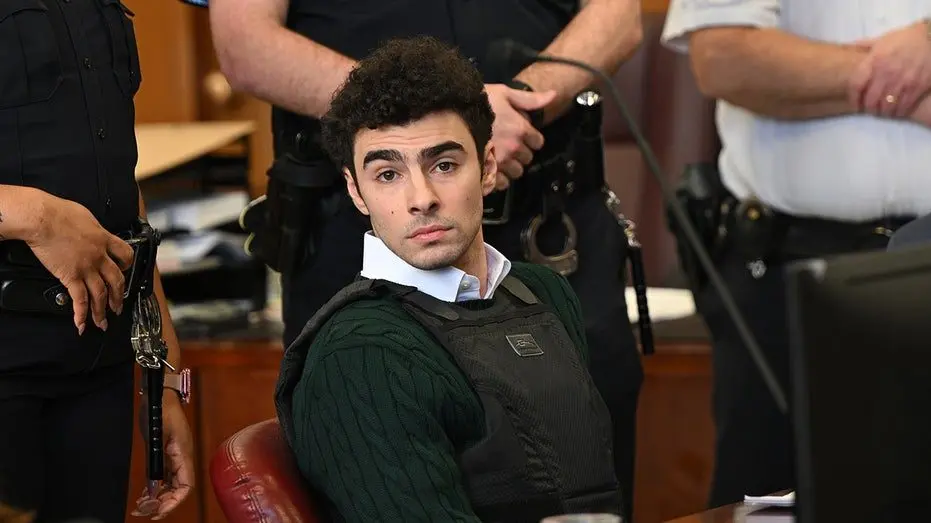 luigi-mangione-united-healthcare-ceo-murder-nyc-trial-pool_09170664