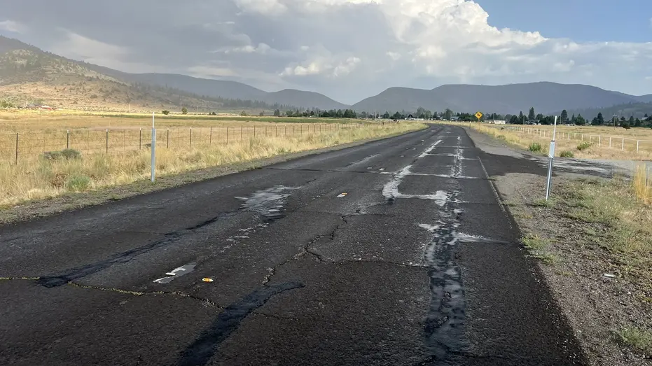 road-in-the-middle-of-nowhere-in-sierra-county157153