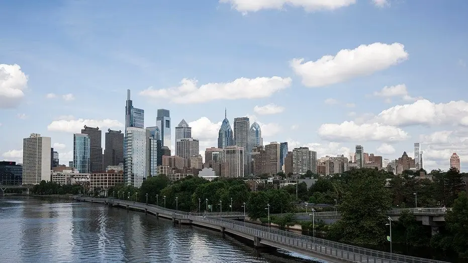 philadelphia-pennsylvania-city-crime_03786102