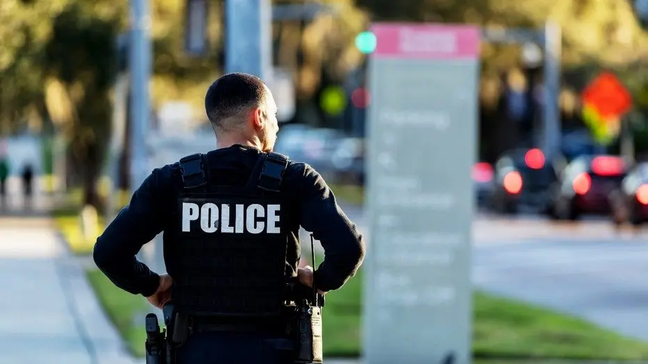 police-officer-stands-guard98483