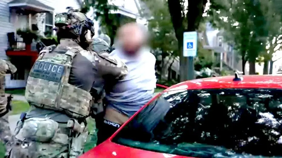 ice-operation-midway-blitz-arrest2-sharpened370997