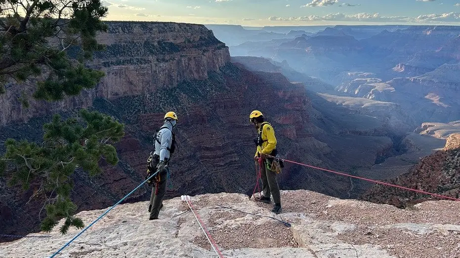 national-park-service-rangers-south-kaibab-trailhead324571