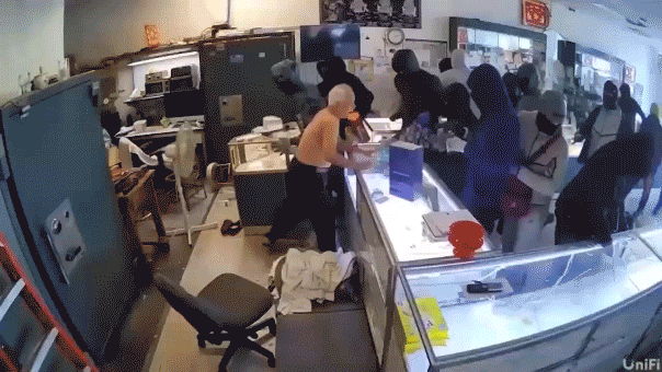 jewelry-store-robbery259219