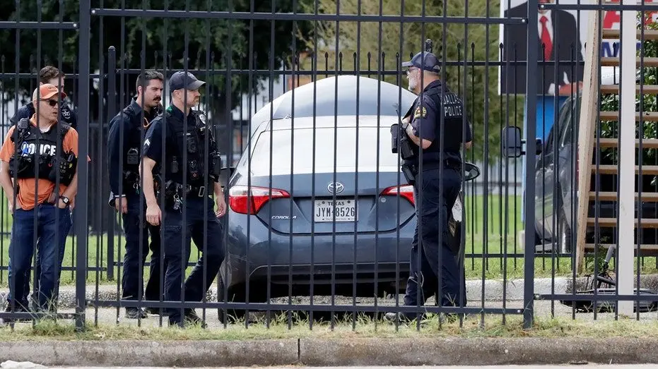 dallas-ice-shooting-investigation-3833090