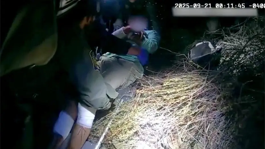border-patrol-cyclist-rescue-3690861