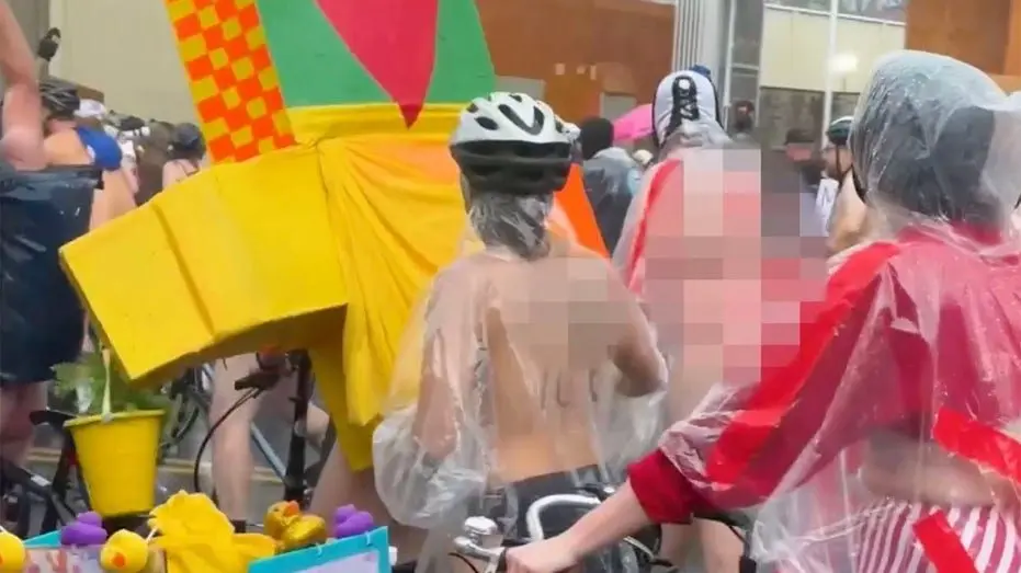 portland-nudist-protest-q901000