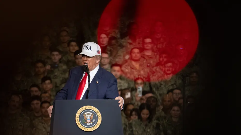 trump-speaks-to-troops-aboard-uss-george-washington-in-japan-3547054