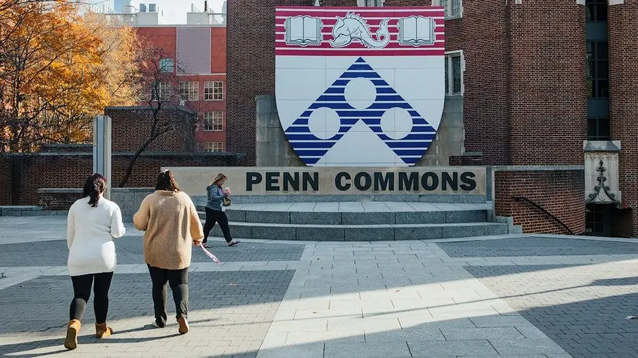 penn-commons-students-university631380