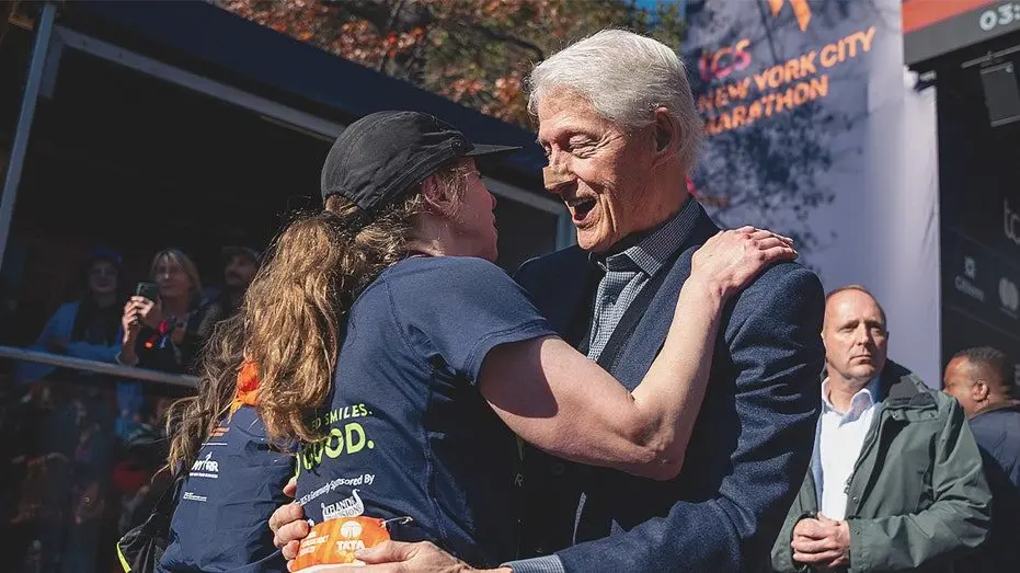 bill-clinton-new-york-marathon-band-aid847608