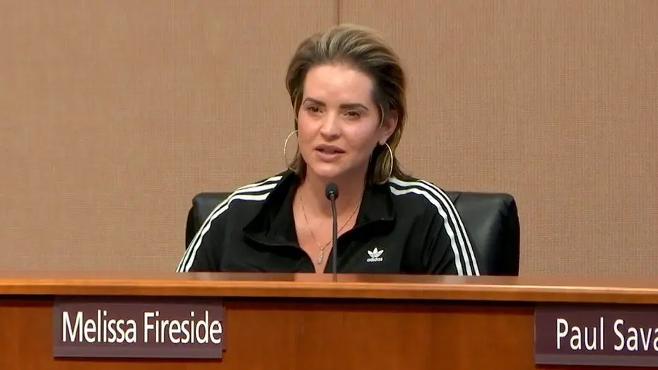 melissa-fireside-03172542