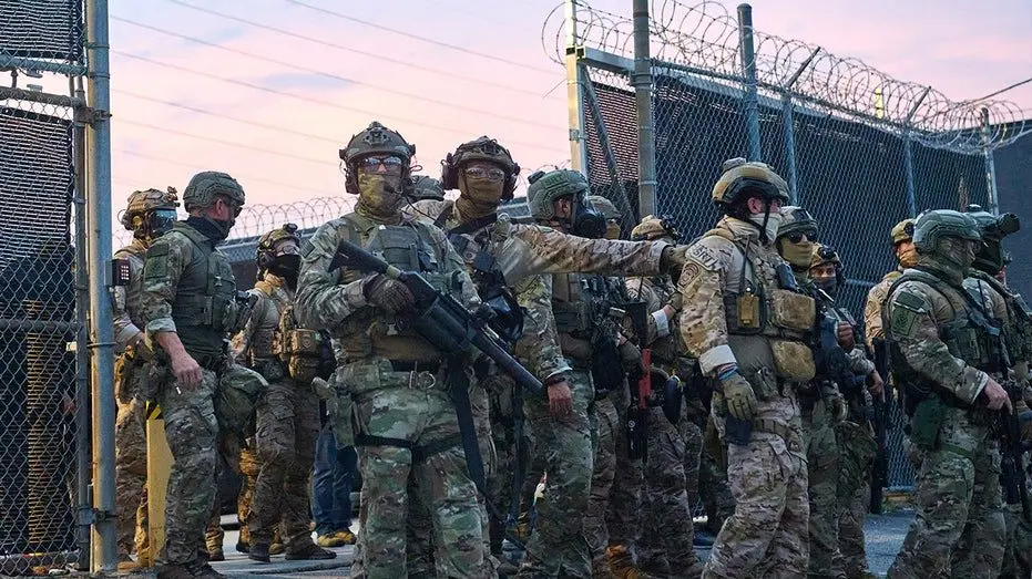 anti-ice-protest-chicago-fox-news900773