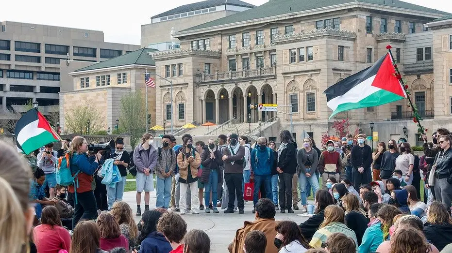 palestine-protest-uw-madison960830