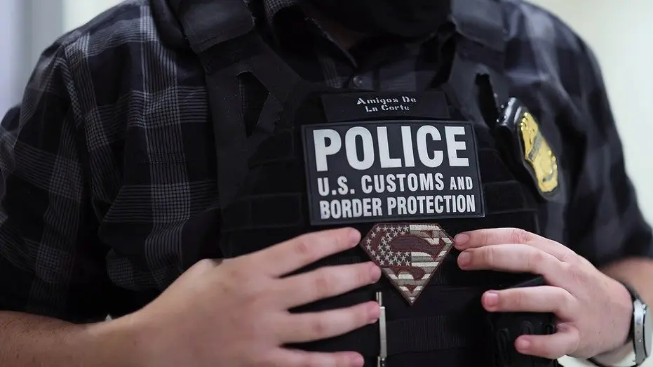 ice-agent-october-2025-arrests270873