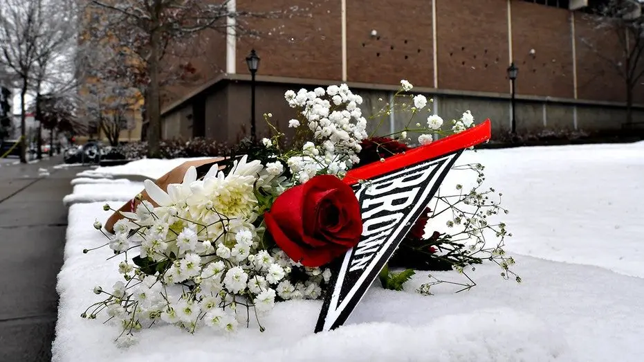 brown-university-shooting-memorial-flowers332586