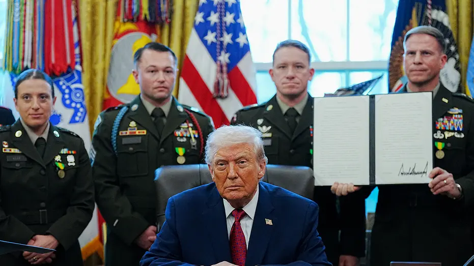 trump-signs-executive-order375066