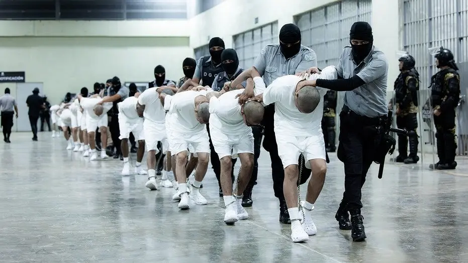 el-salvador-gang-members351151