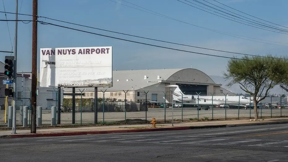 van-nuys-airport237945