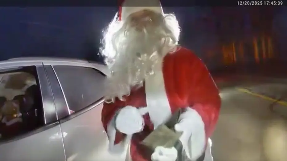 santa-pulled-over-in-ohio-00143723