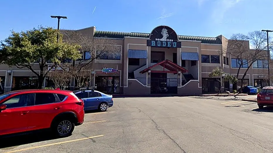 Off-duty deputy shot and killed while working security job in Texas, suspect remains at large