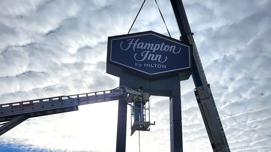 Crane removes Hampton Inn By Hilton sign from Minnesota hotel that allegedly denied service to DHS, ICE agents