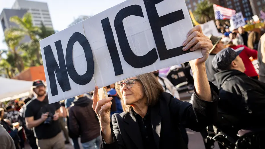 ice-la-protest373801